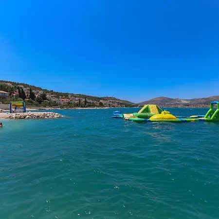 Niko Trogir