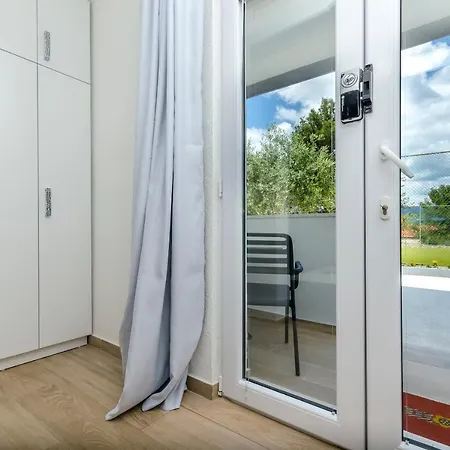 Διαμέρισμα Niko Τρογκίρ