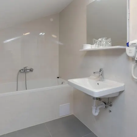 Διαμέρισμα Niko Τρογκίρ