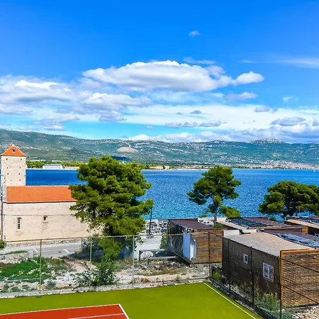 Niko * Τρογκίρ